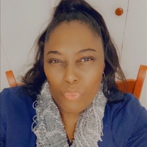 Meet your Posher, Denise